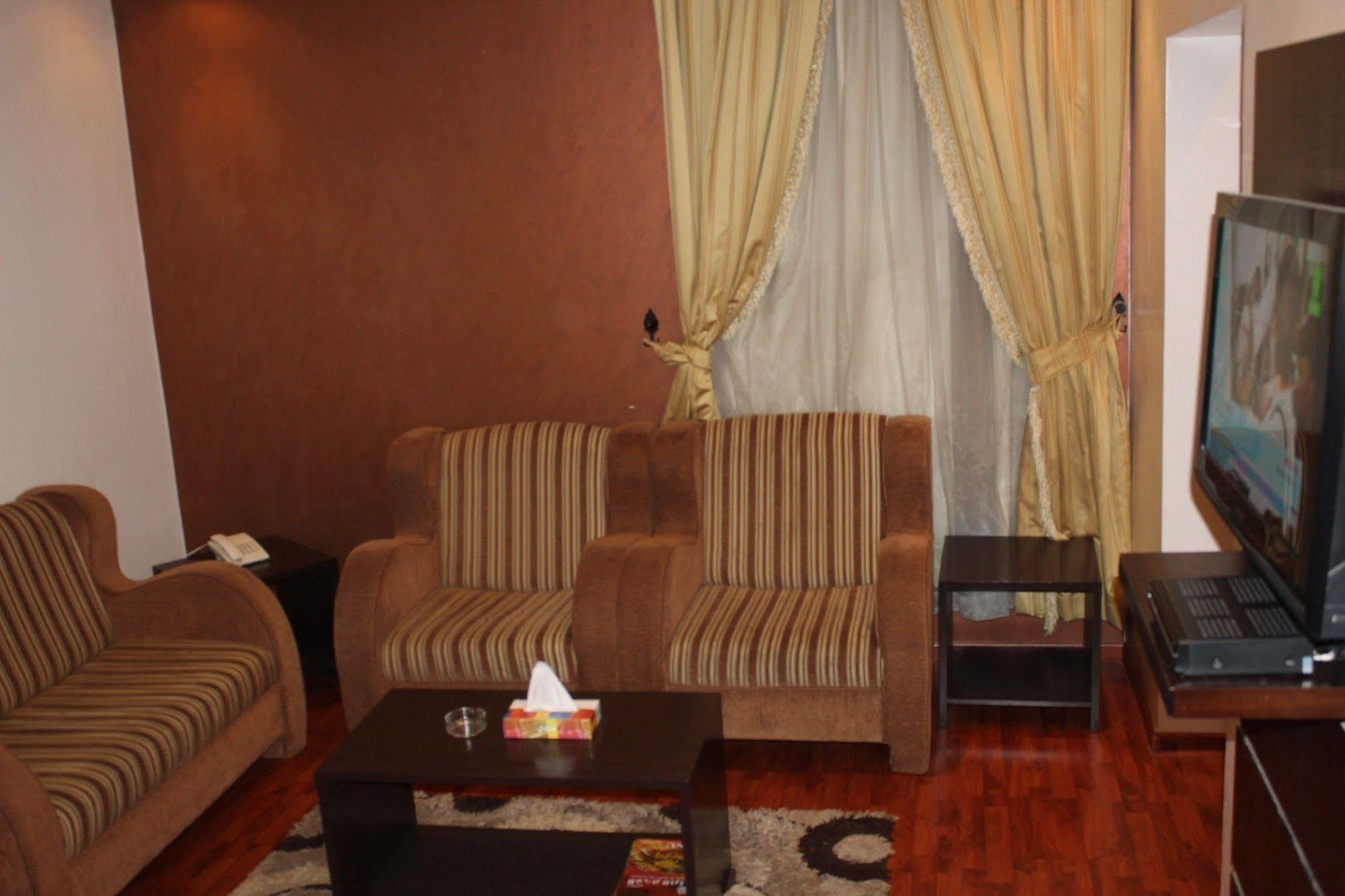 Merfal Hotel Apartments Al Taawan Riad Exterior foto
